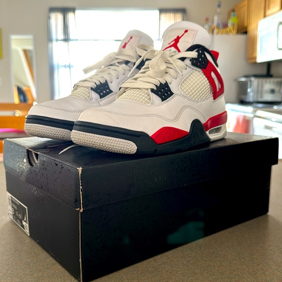 Air Jordan 4 Retro Size 8